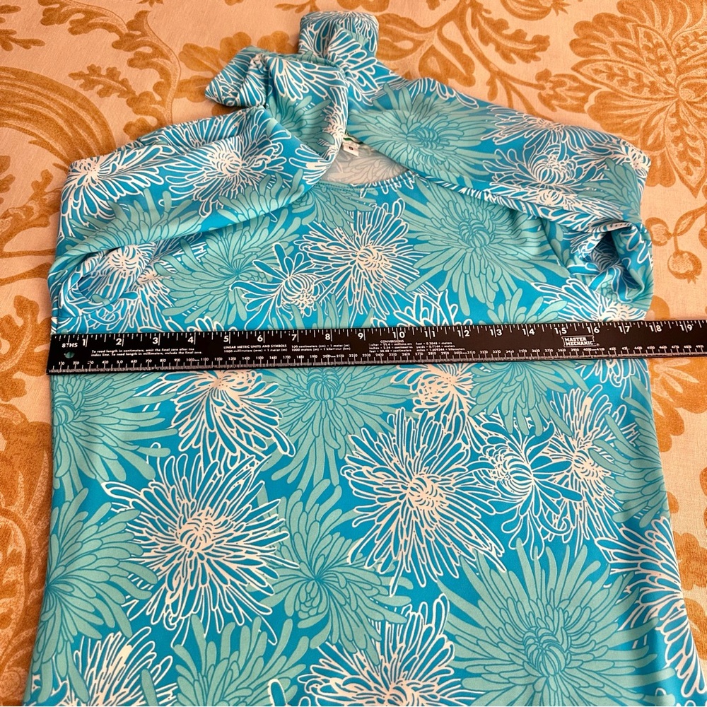 Sea Waves Rash Guard - Picture 8 of 8